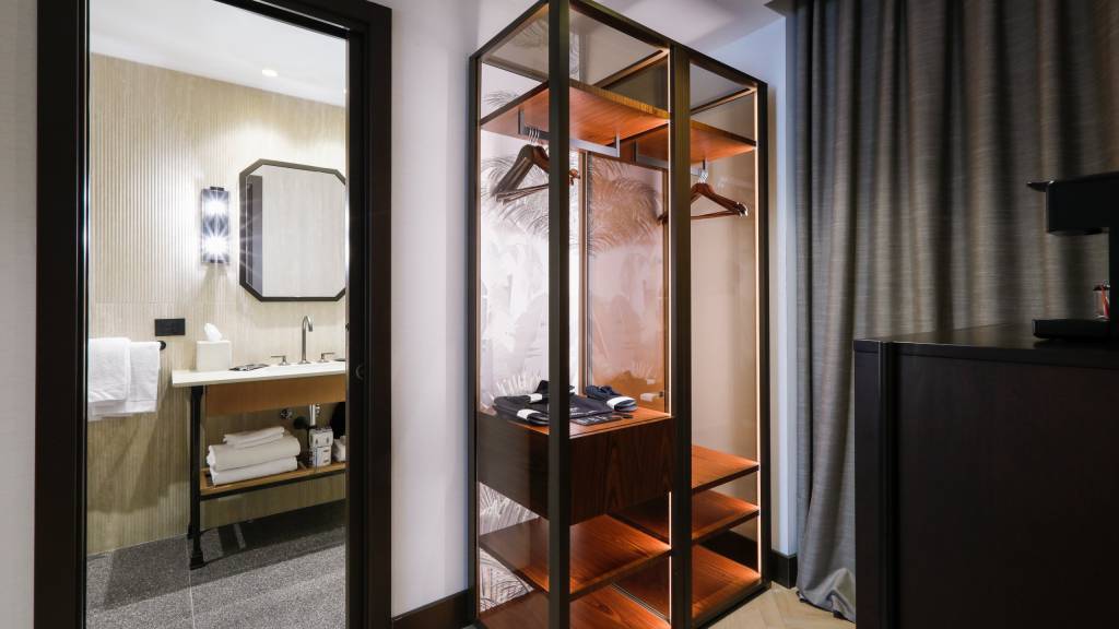 circle6-rome-tridente-collection-EXE3-306-3